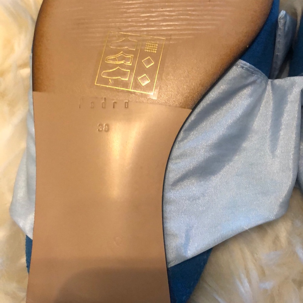 Flats/ Mule from Pedro. I bought it in Singapore. - Picture 5 of 7